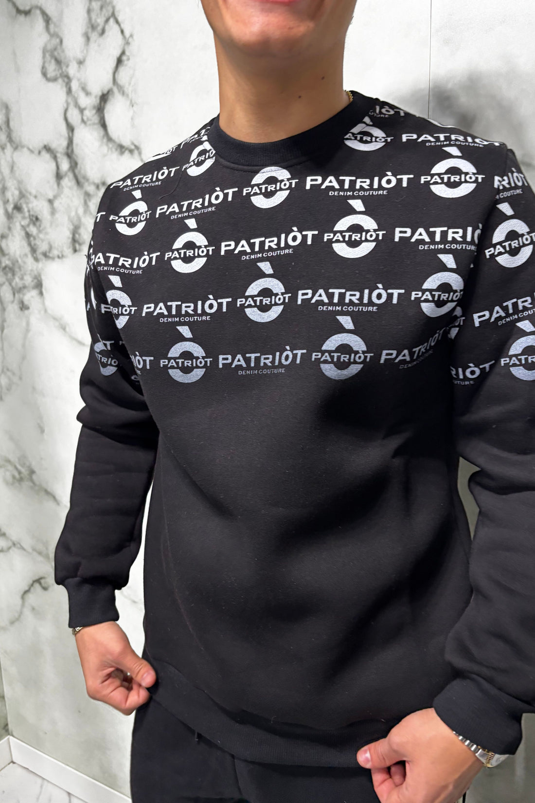 Felpa Patriot girocollo nera con logo all over Nera