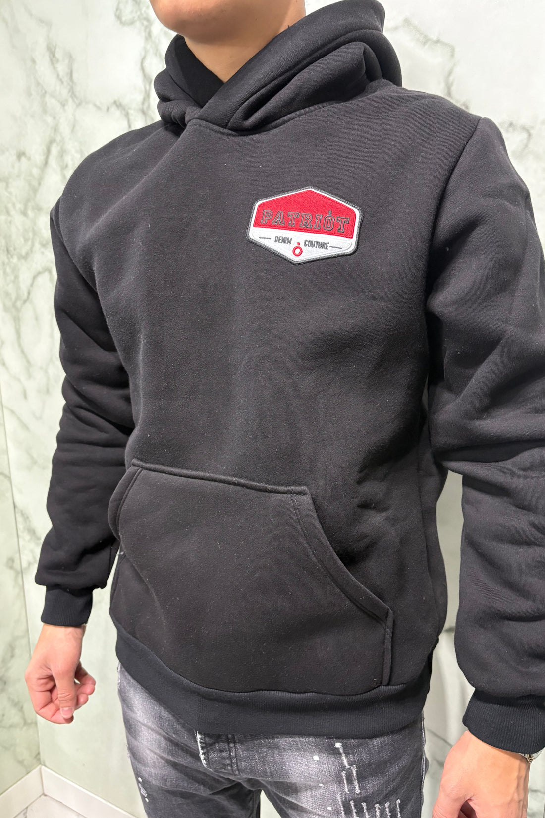 Felpa Patriot con cappuccio nera con patch logo