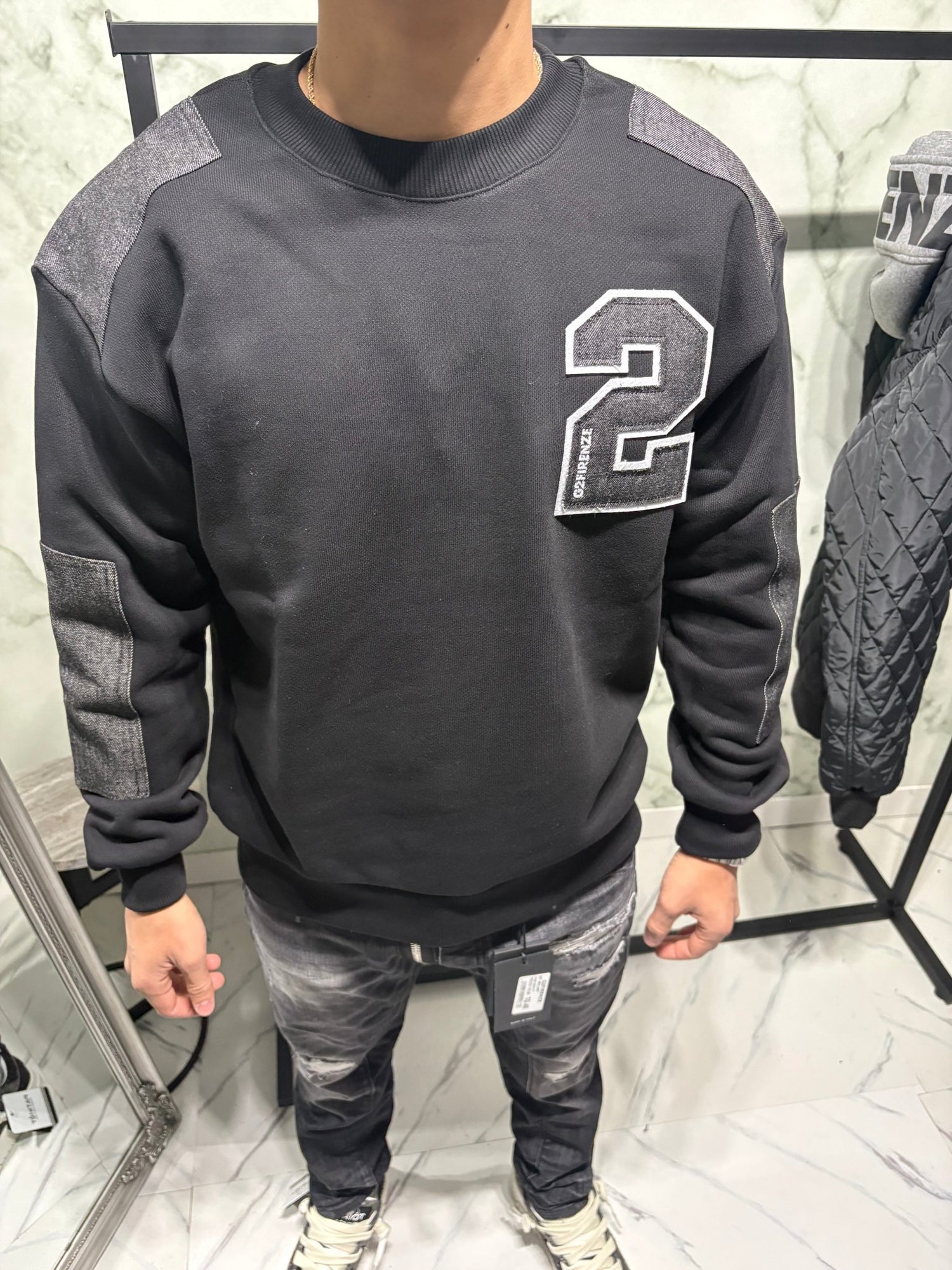 Felpa G2 Firenze College Patch con logo "2" ricamato, stile urban varsity, cotone e denim grigio, perfetta per streetwear moderno.