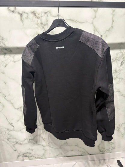 Felpa G2 Firenze College Patch con inserti denim e logo minimal sul retro, ideale per streetwear.